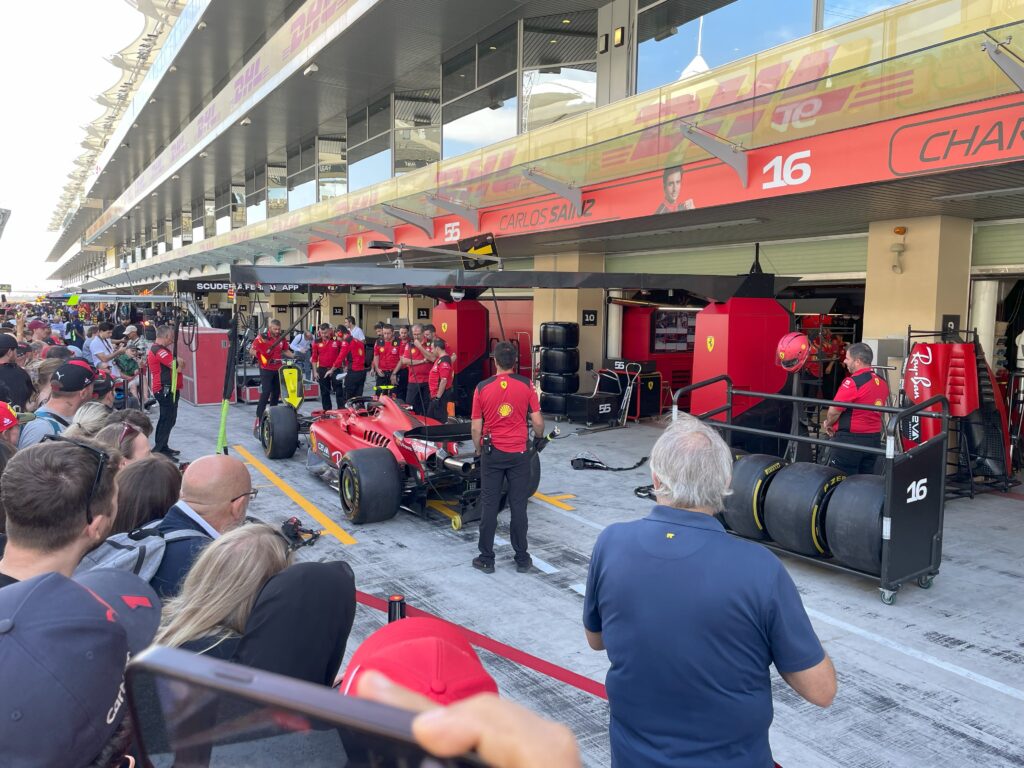 Abu Dhabi GP  Wheel Change practice