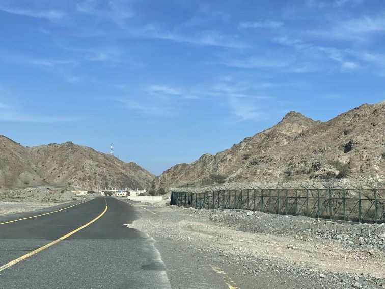 Oman border fence
